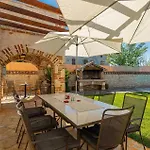 Lamija Будинок відпочинку *