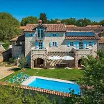 Lamija Будинок відпочинку Пореч